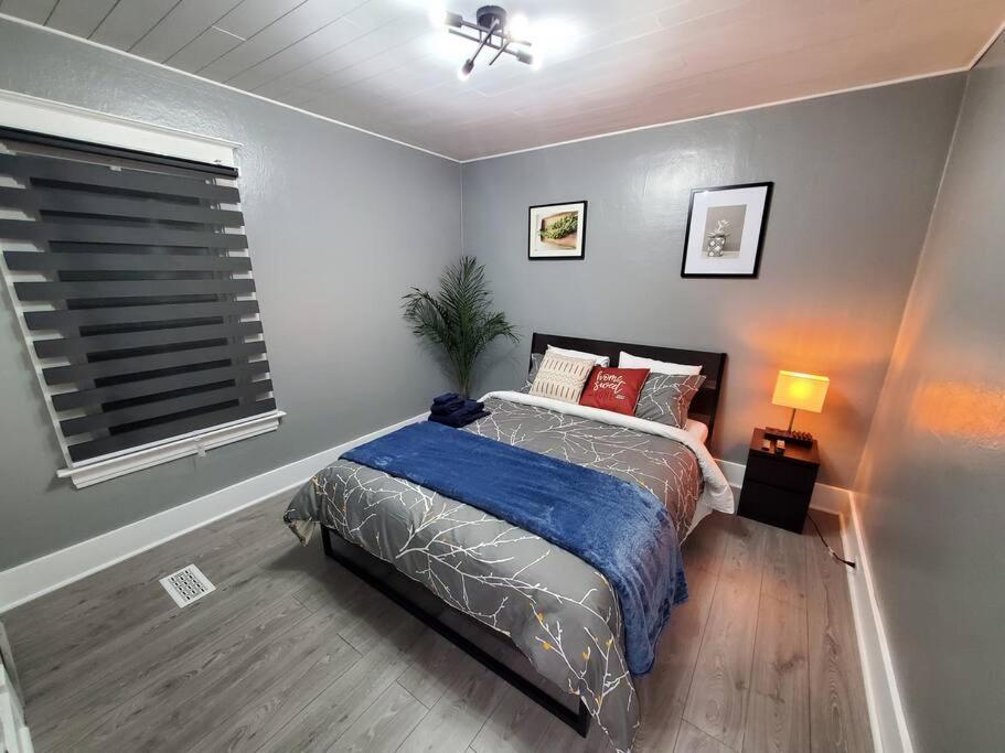 Apartment Private & Comfortable Full House Near Royal Alexandra Hospital Stadium Downtown & Mall Access